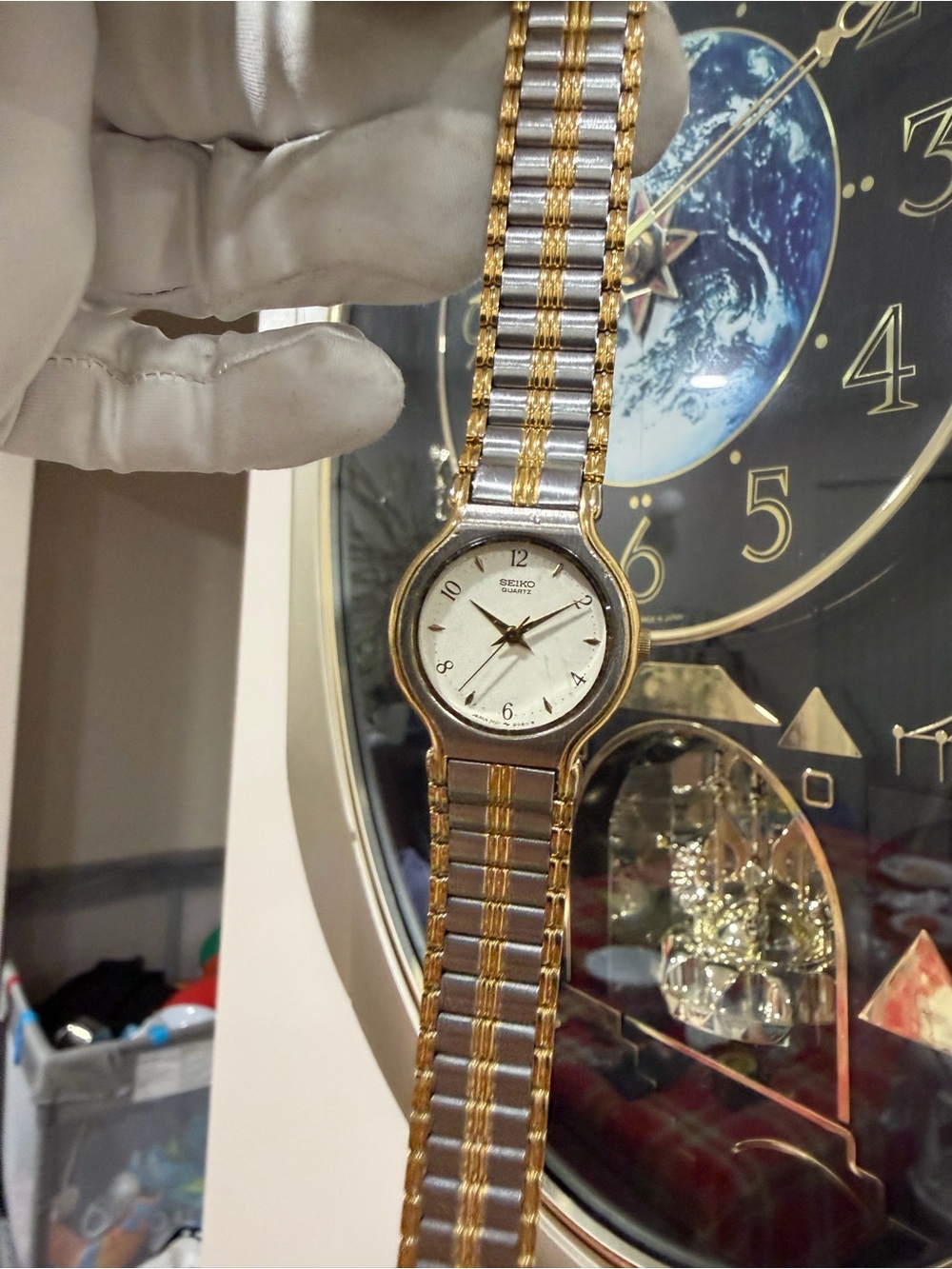 Vintage 1989 Seiko 2K01-0050 Ladies Two-Tone Quartz Watch - Jubilee Band Japan